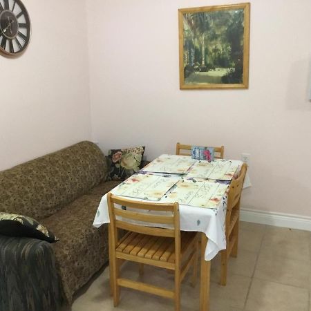 Studio Apartment At Historical House Galveston Esterno foto