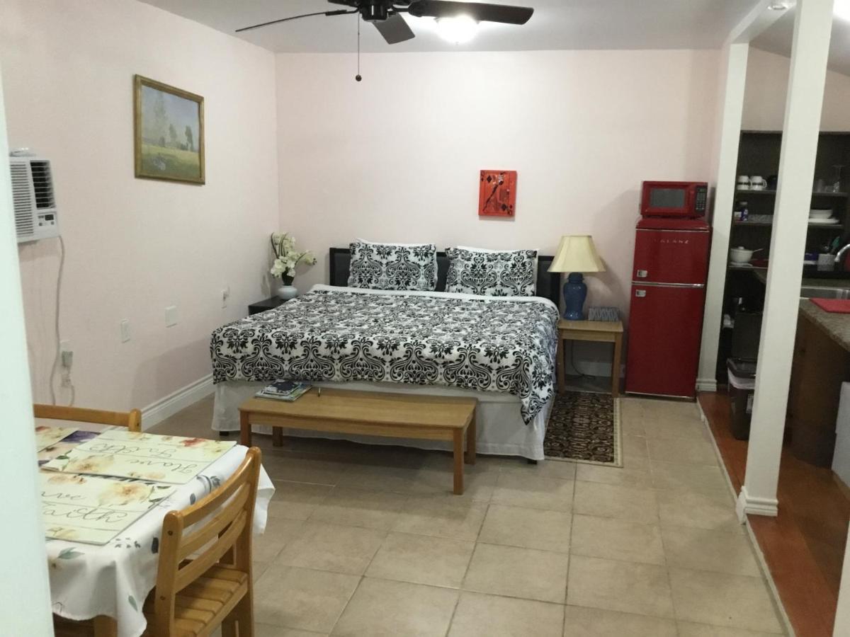 Studio Apartment At Historical House Galveston Esterno foto