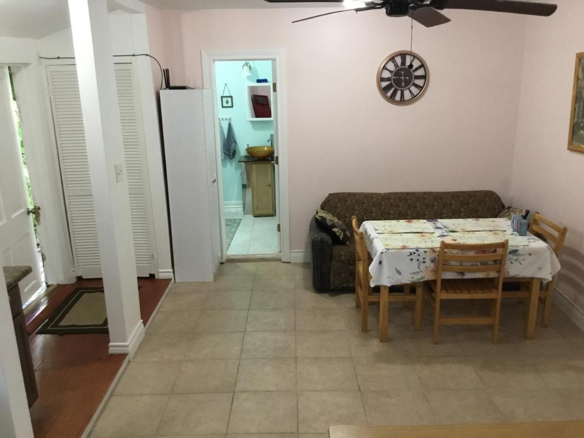 Studio Apartment At Historical House Galveston Esterno foto