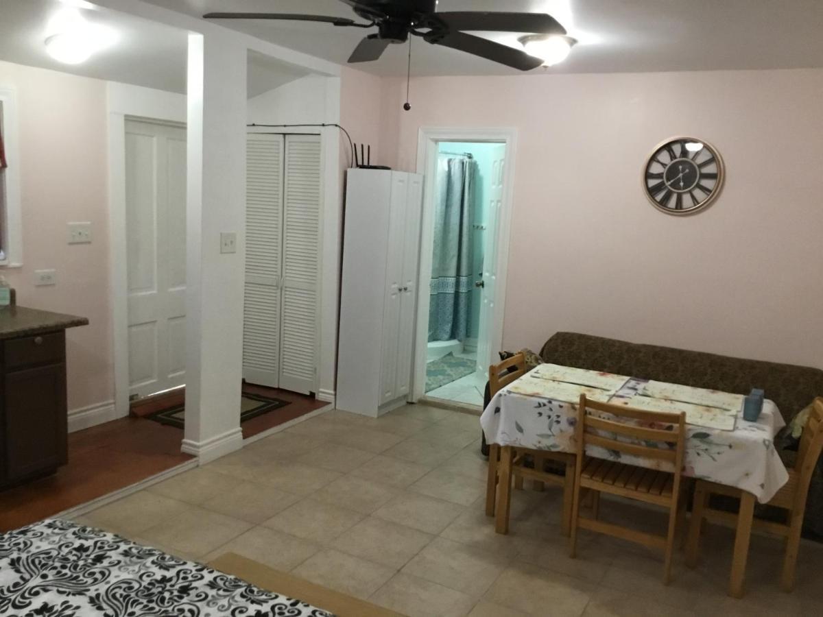 Studio Apartment At Historical House Galveston Esterno foto