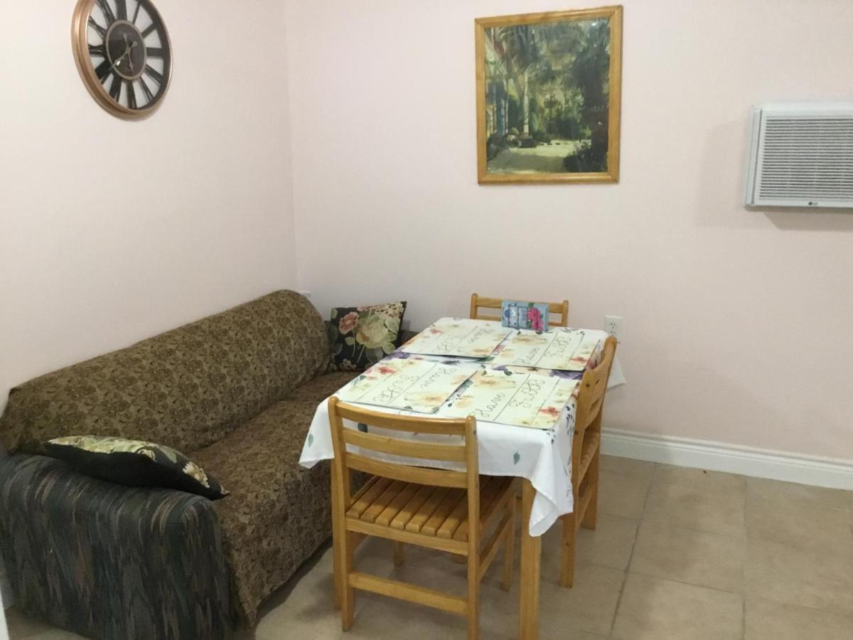 Studio Apartment At Historical House Galveston Esterno foto